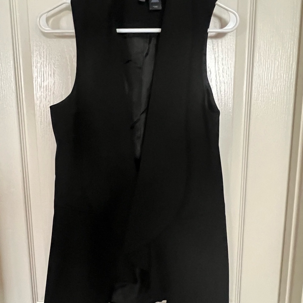 Bisou Bisou Black Sleeveless Blouse/Vest